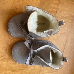 Old Navy Gray Stylish Baby Boots